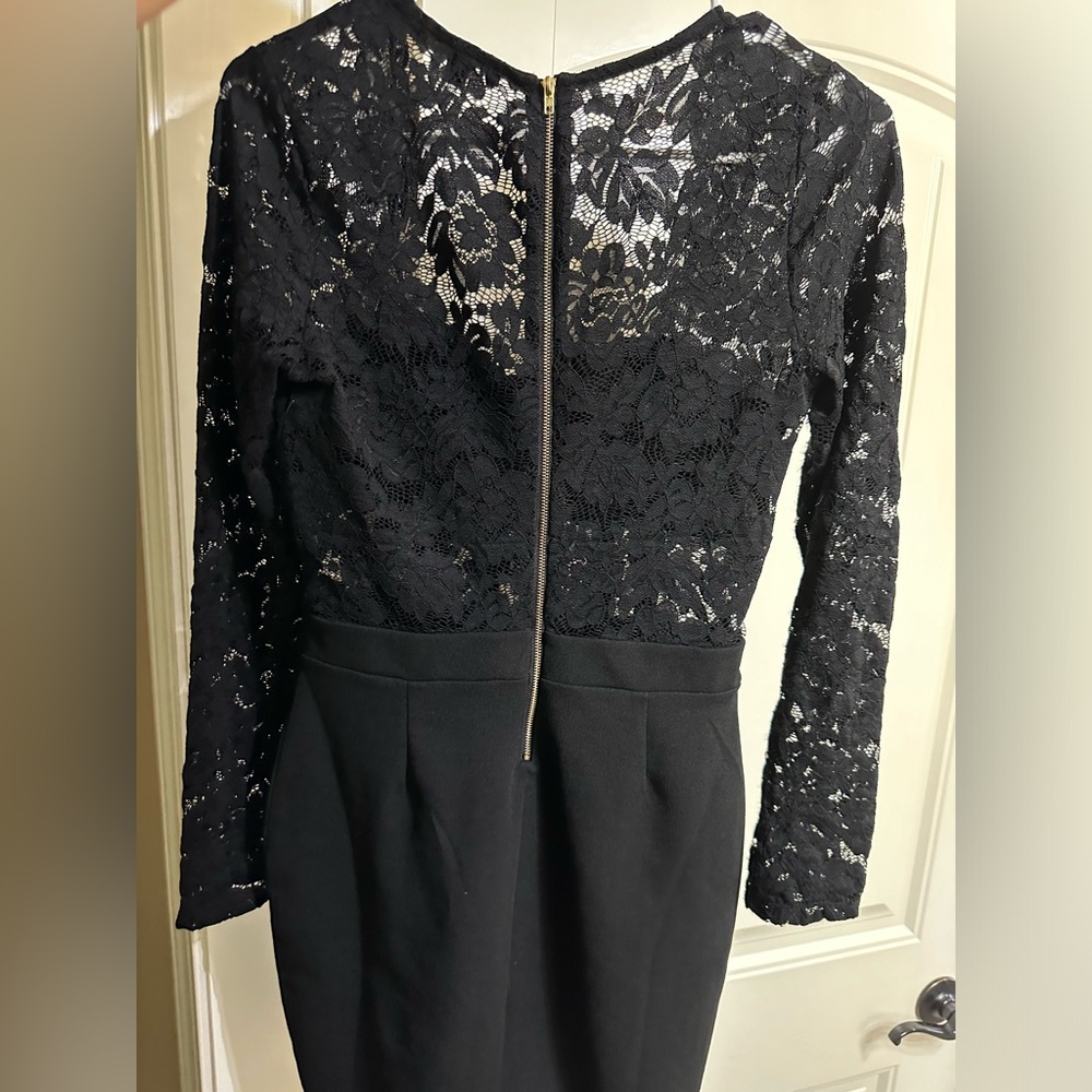Lace dress - Picture 2 of 2